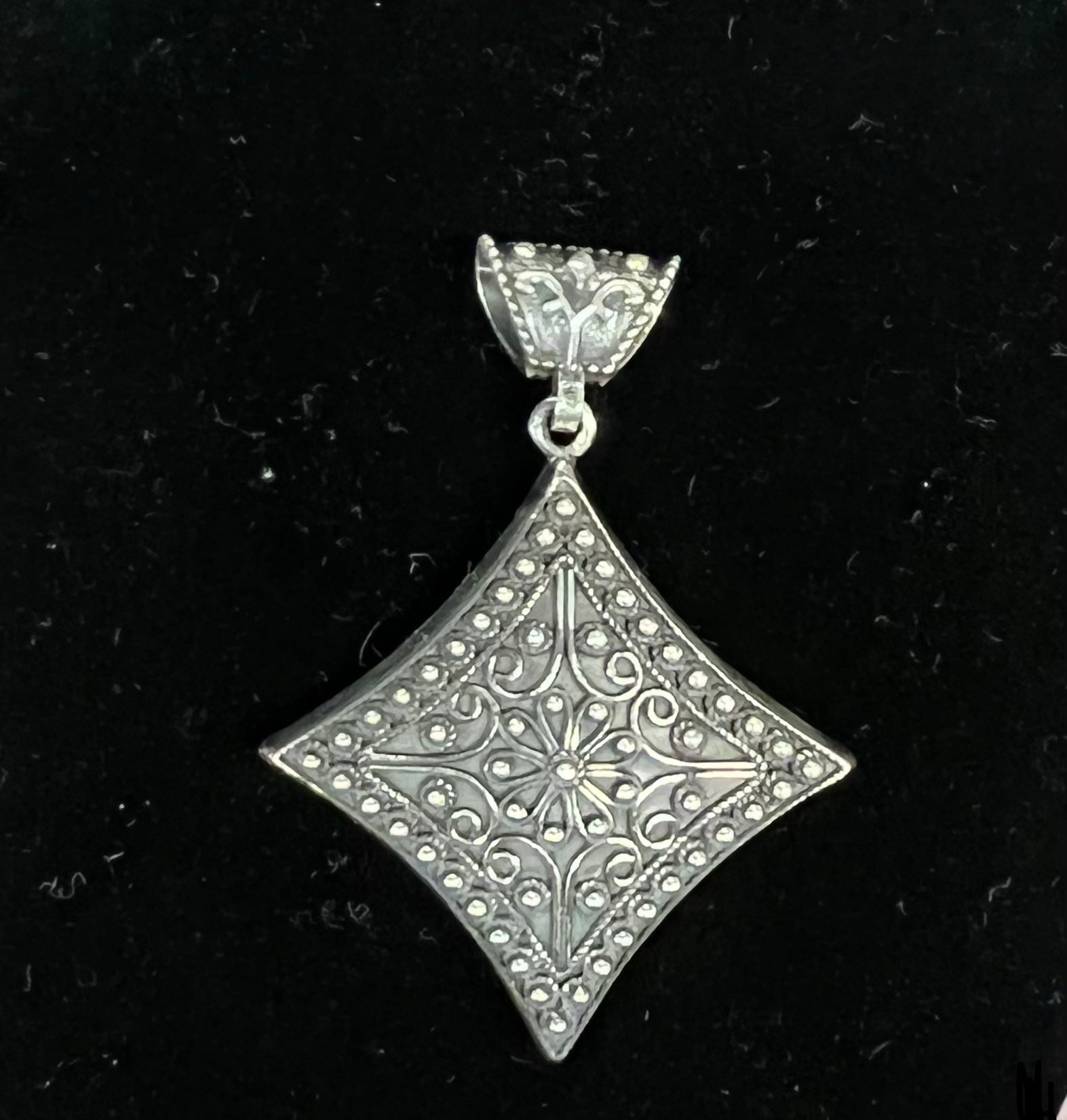 Gümüş Cevşen (Zincirsiz)